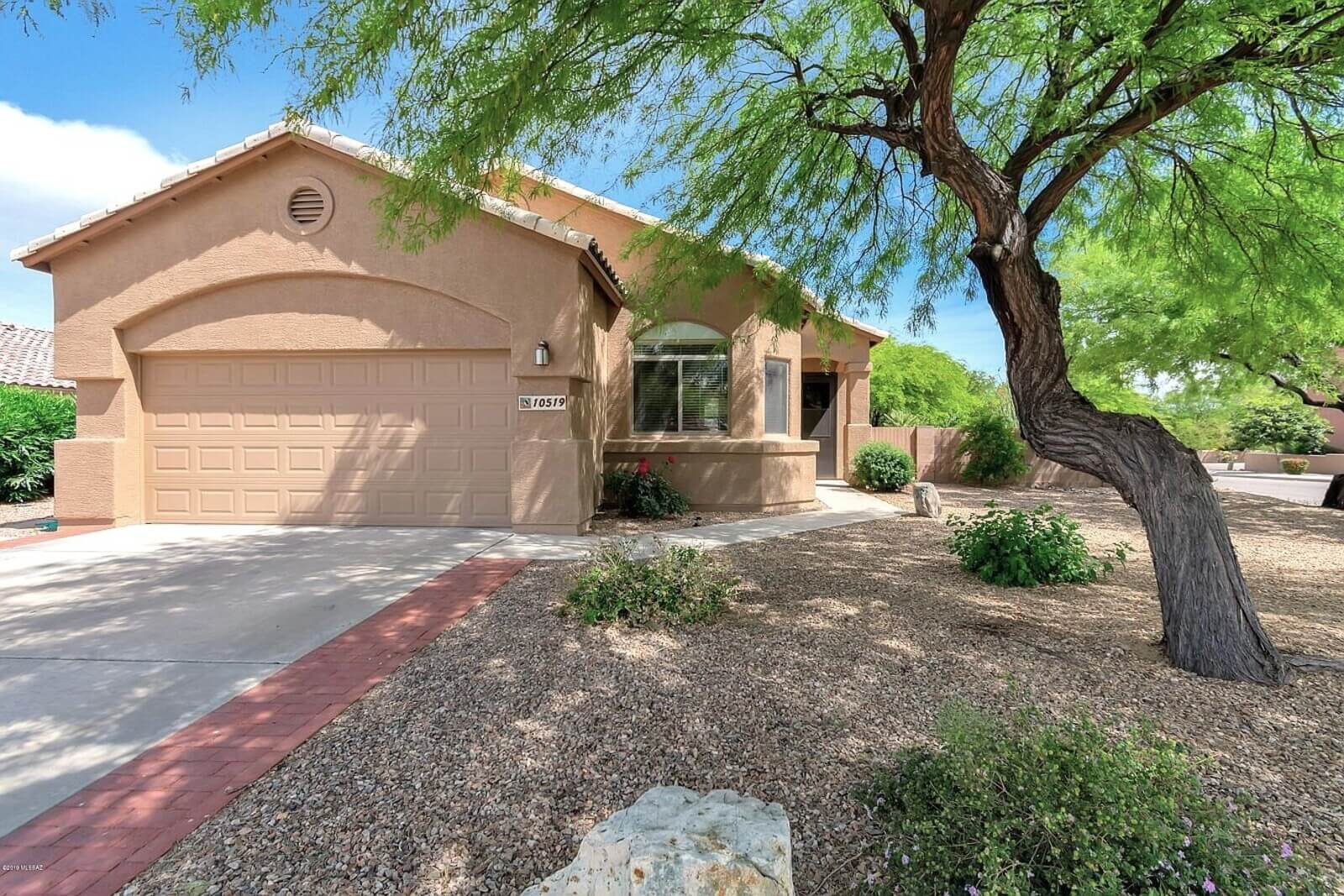 1426 sq ft
